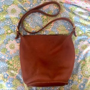 vintage tan leather crossbody bucket bag